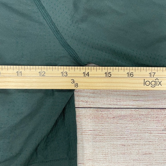 Women’s Gymshark Atheltic Crop Top - Picture 7 of 7